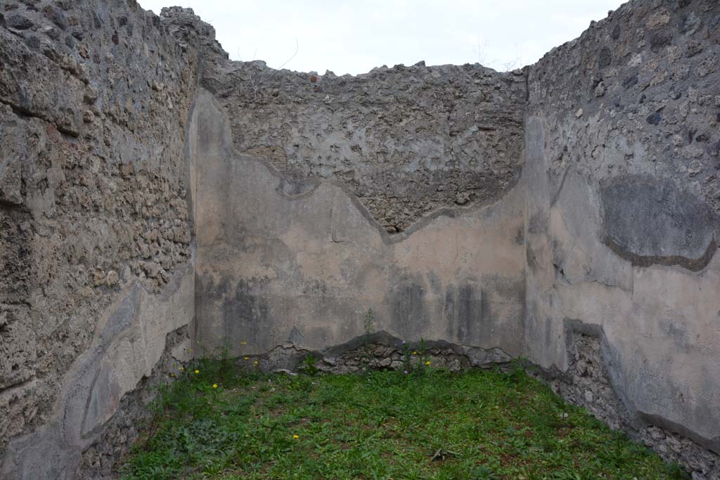 VI.11.9 Pompeii. October 2017. Room 5, looking towards north wall, on left, east wall, in centre, south wall, on right.
Foto Annette Haug, ERC Grant 681269 DCOR


