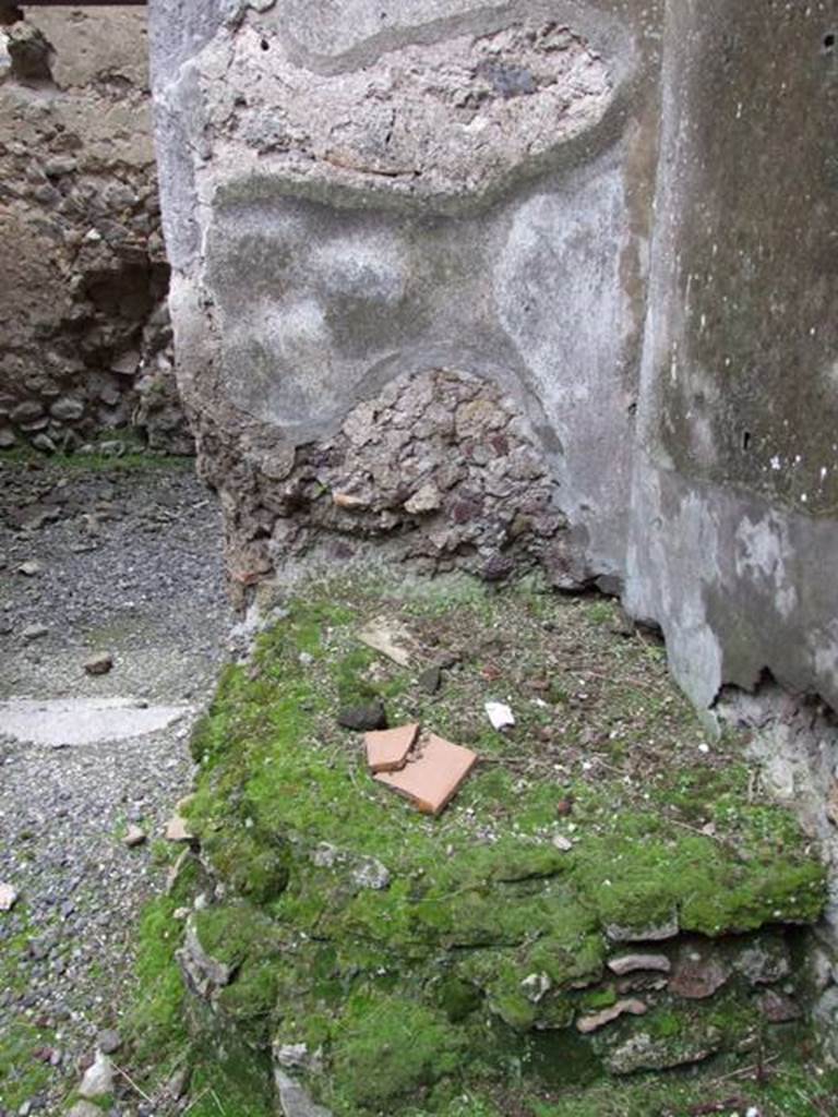 VI.11.9 Pompeii. March 2009. Room 13, south-west corner of kitchen and doorway into room 12.

