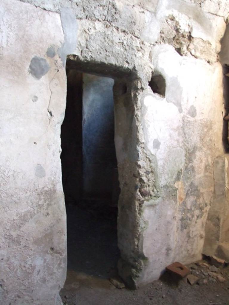 VI.11.9 Pompeii. December 2007. Room 21, doorway to caldarium 22 from tepidarium.
