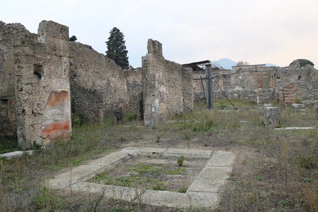 VI.13.6 Pompeii. December 2018. Looking north-west across impluvium in atrium. Photo courtesy of Aude Durand.