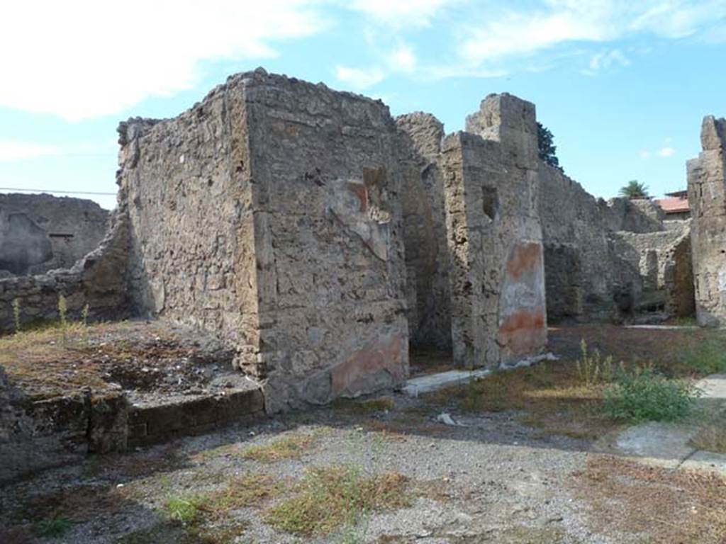 VI.13.6 Pompeii. September 2015. Rooms on west side of atrium.