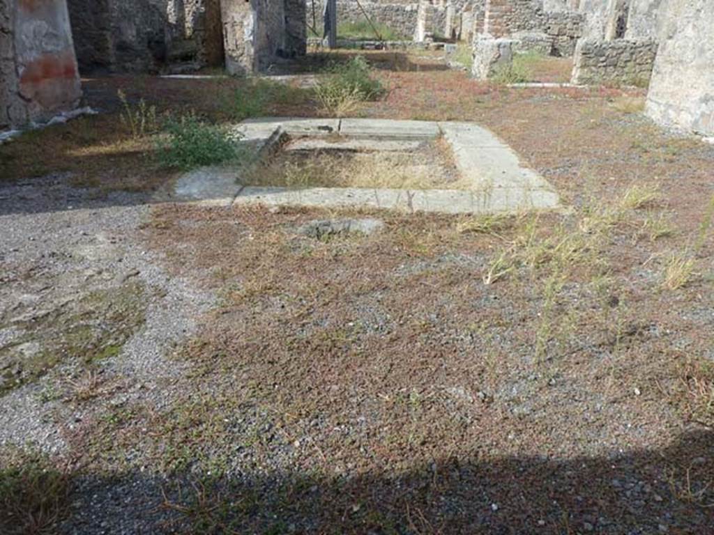 VI.13.6 Pompeii. September 2015. Looking north across impluvium in atrium. 