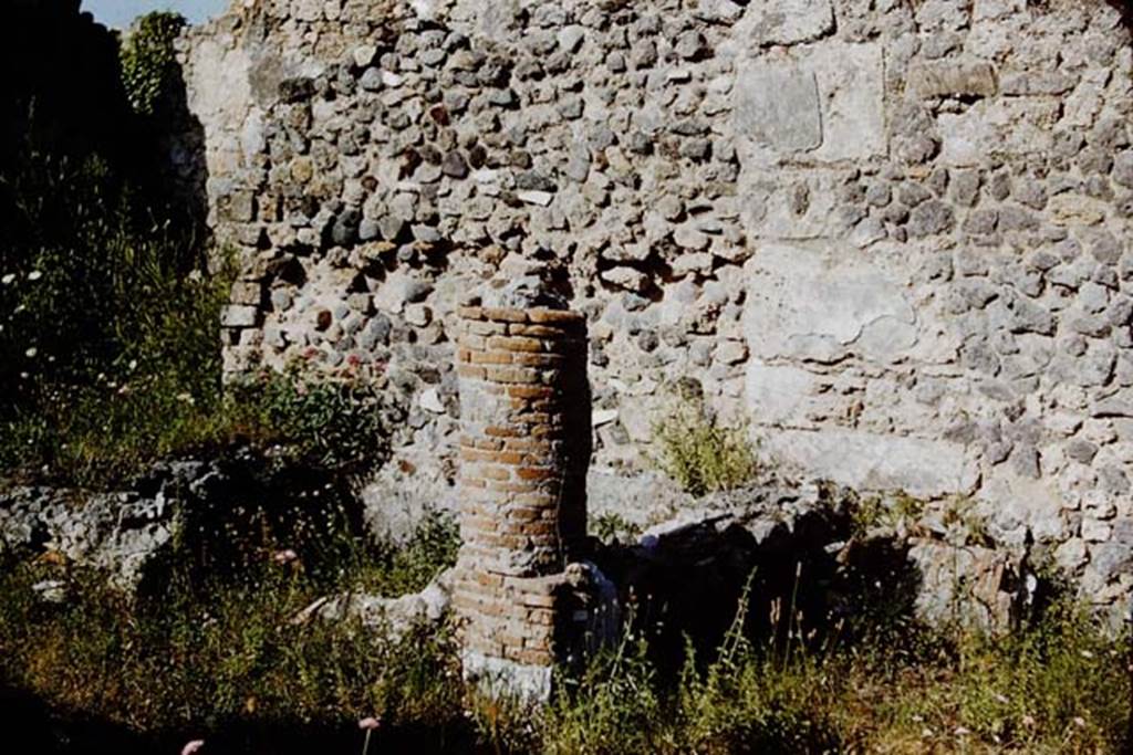 VI.14.2 Pompeii. 1959. Water basin, pool or tank, looking north-east. Photo by Stanley A. Jashemski.
Source: The Wilhelmina and Stanley A. Jashemski archive in the University of Maryland Library, Special Collections (See collection page) and made available under the Creative Commons Attribution-Non Commercial License v.4. See Licence and use details. J59f0229. 
