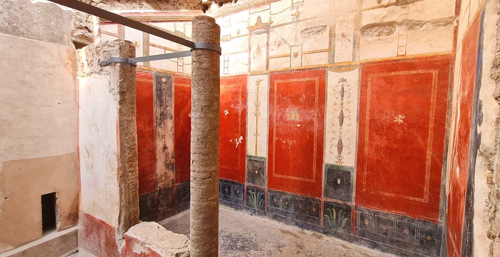 VI.15.1 Pompeii. April 2023. Looking north-west at north end of small courtyard. Photo courtesy of Giuseppe Ciaramella.