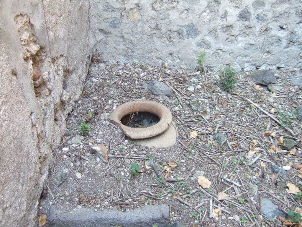 VI.15.20 Pompeii. September 2005. North-west corner of kitchen.