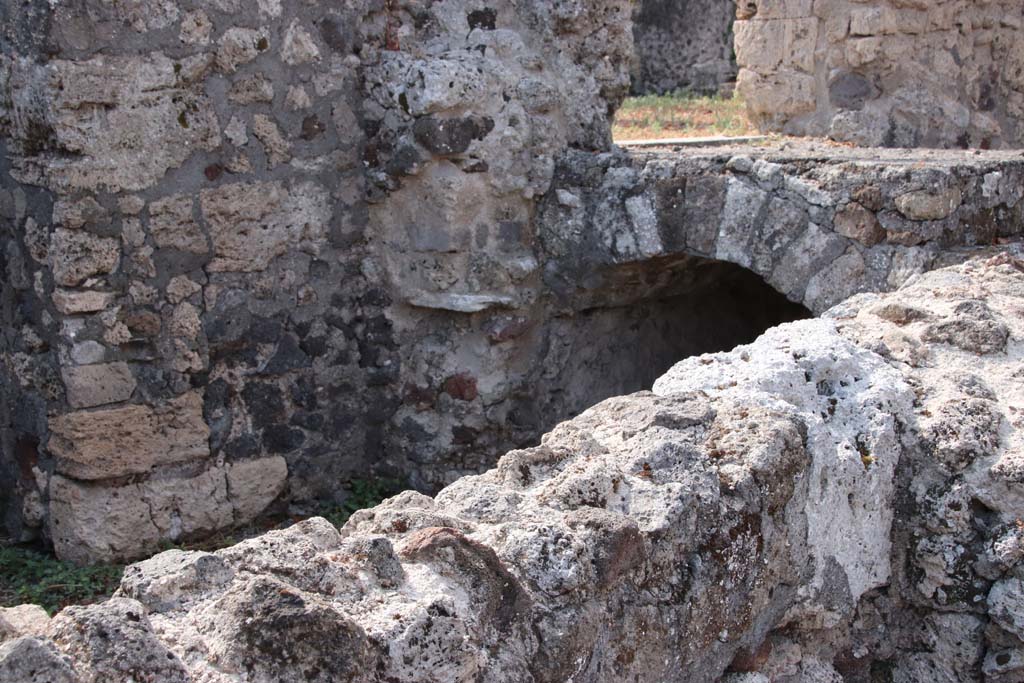 VI.17.16 Pompeii. September 2021. 
Site of kitchen, with cellars below? The doorway to the atrium of VI.17.17 is on the right. Photo courtesy of Klaus Heese.
