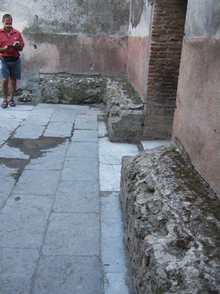 VII.1.14 Pompeii. May 2005. Stone benches in waiting room 2a.