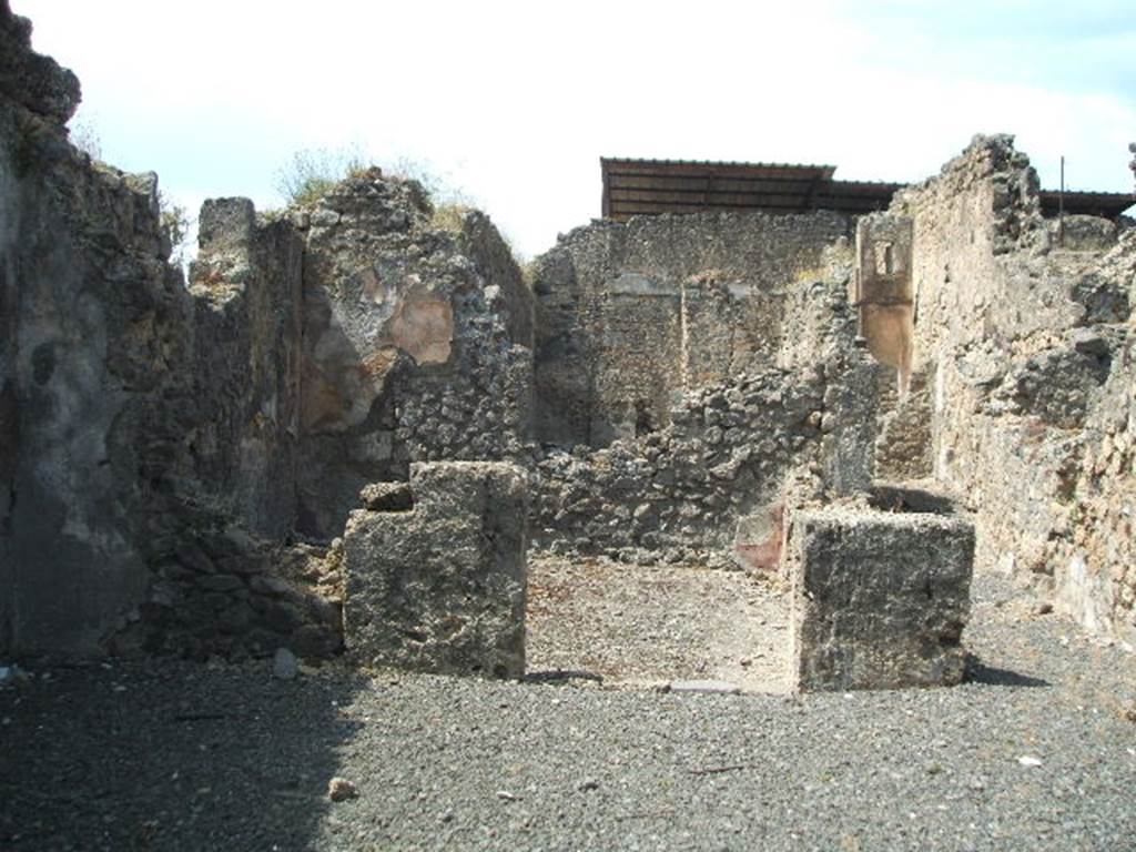 VII.1.27 Pompeii. May 2005. Rear room of shop.