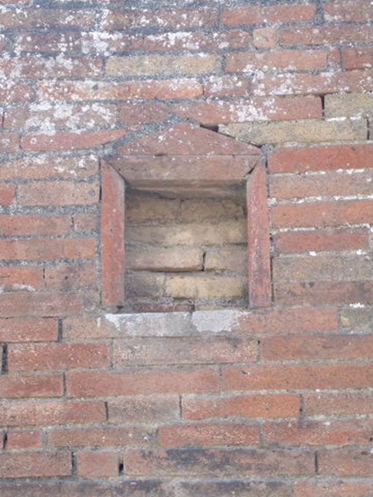 Site of plaque between VII.1.26 and VII.1.27, Pompeii. May 2005.

