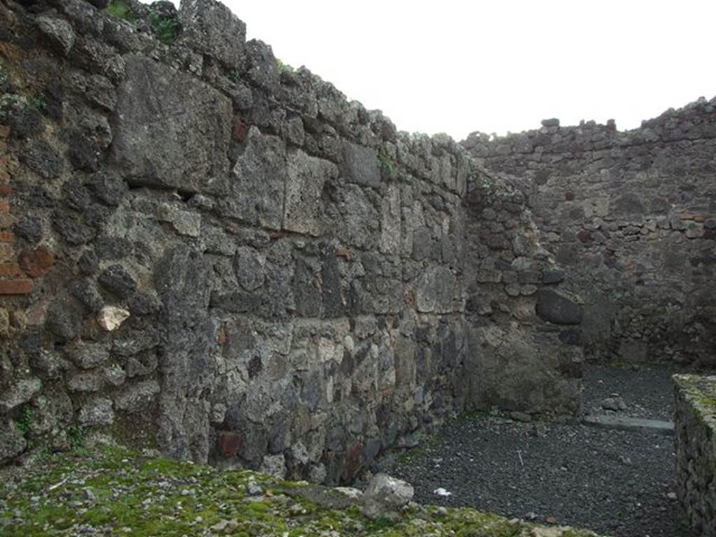 VII.1.32 Pompeii. December 2006. South wall of caupona.