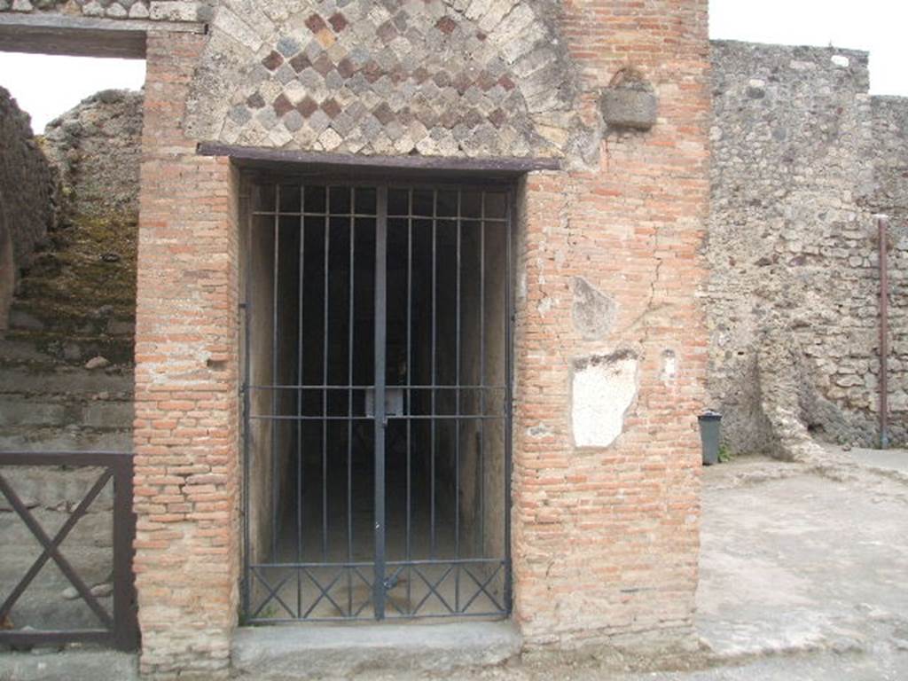 VII.5.2 Pompeii. May 2005. Entrance (17 on plan) to men’s baths.