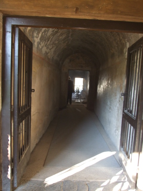 VII.5.24 Pompeii. August 2021. Entrance corridor (13), detail of flooring. 
Foto Annette Haug, ERC Grant 681269 DÉCOR.
