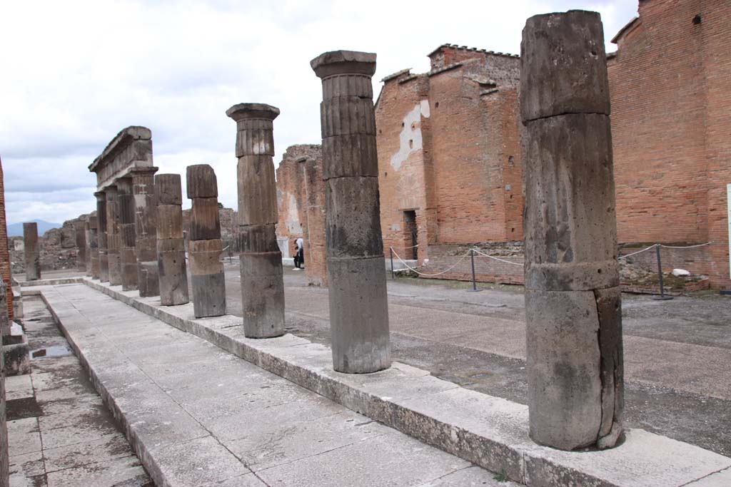 VII.8 Pompeii Forum. October 2020. Looking south-east along colonnade of Popidius on south side. Photo courtesy of Klaus Heese.