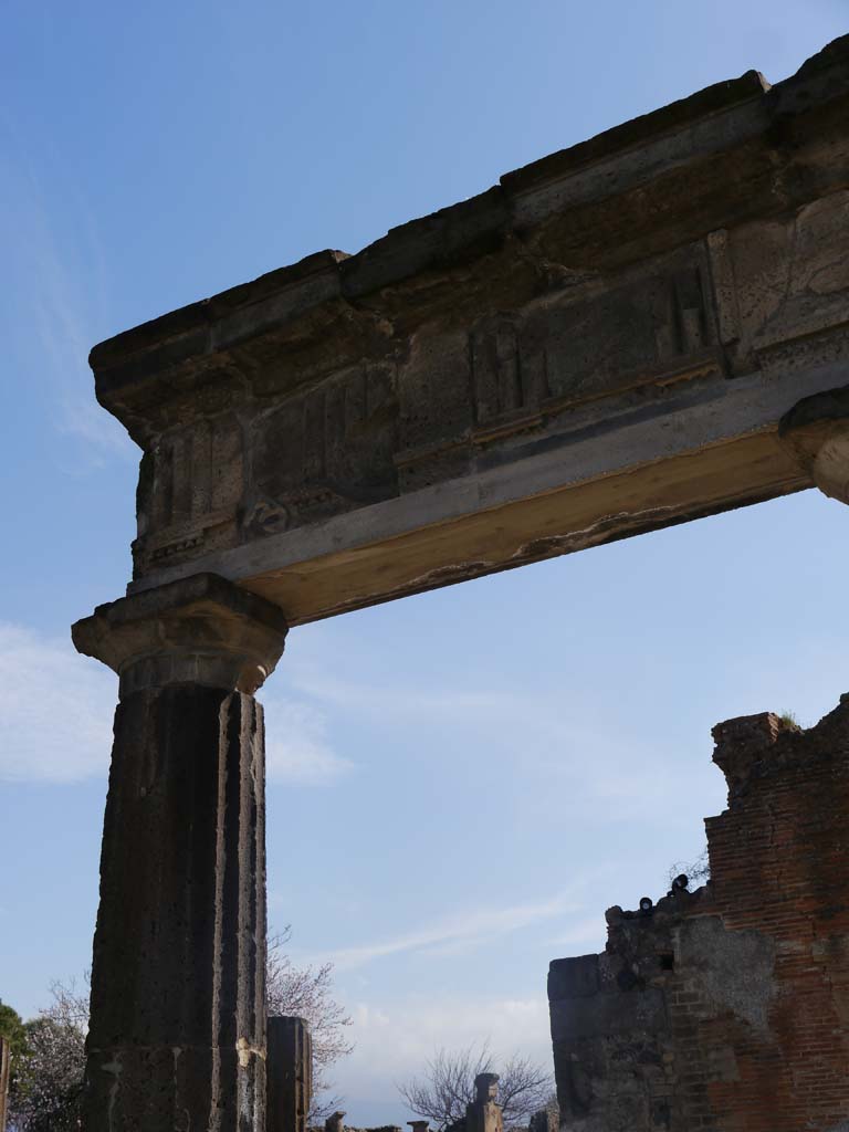 VII.8.00, Pompeii. south side of forum March 2019. Detail of ancient portico, looking south.
Foto Anne Kleineberg, ERC Grant 681269 DÉCOR.

