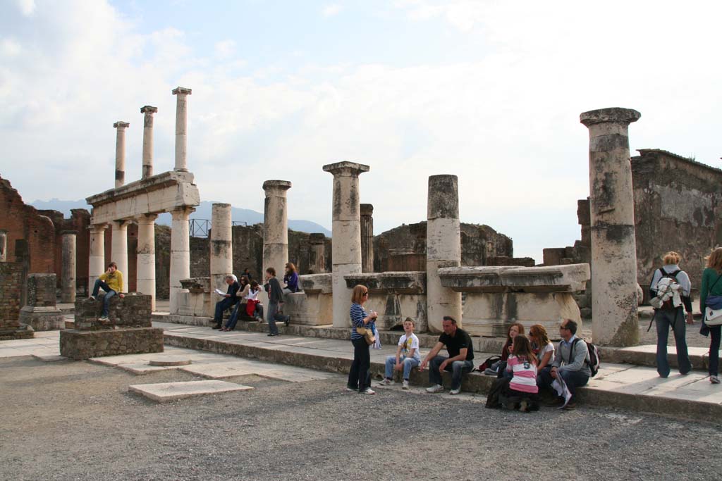 VII.8 Pompeii Forum. April 2010. Looking towards the south-west corner of the Forum. Photo courtesy of Klaus Heese.