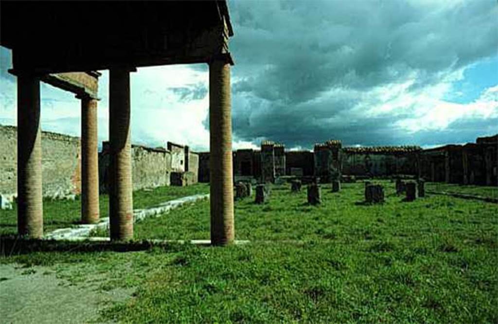 VII.9.7 and VII.9.8 Macellum. 1978. Looking east across Macellum.
Photo courtesy of Leo C. Curran.
