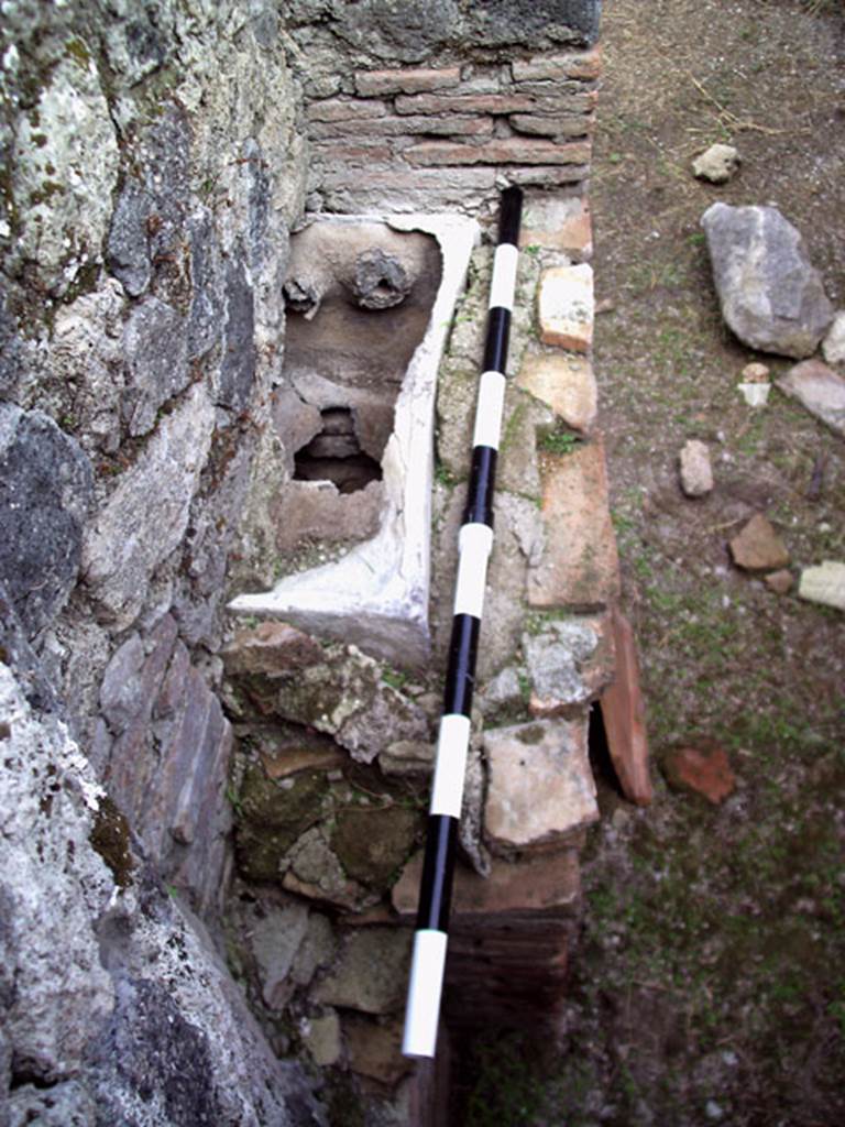 VII.12.11 Pompeii. July 2008. Water feature from east side of oven. Photo courtesy of Jared Benton.
