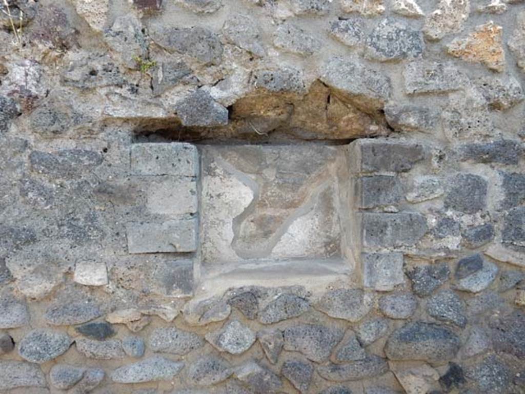 VIII.2.14 Pompeii. May 2018. Detail of niche/recess in rear wall. Photo courtesy of Buzz Ferebee.