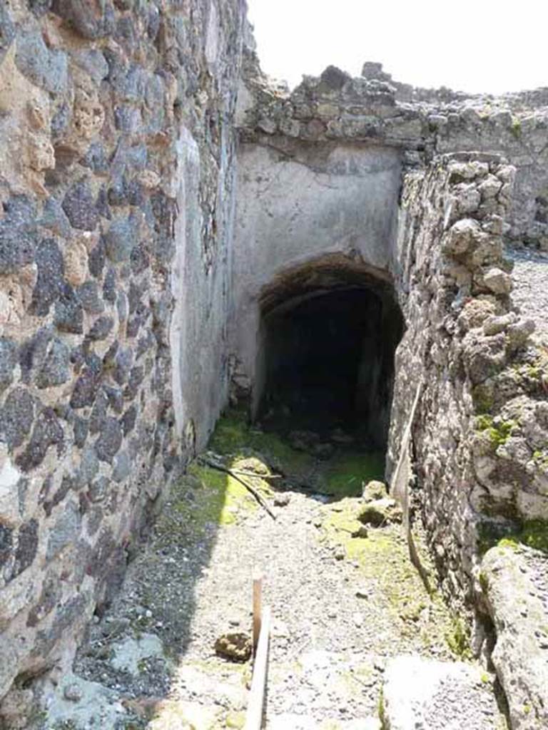 VIII.2.27 Pompeii. May 2010. Looking south to lower floor.