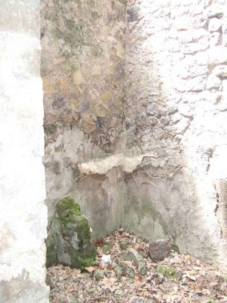 VIII.2.39 Pompeii. May 2006. First lower floor, corridor b’. Alcove on south side.