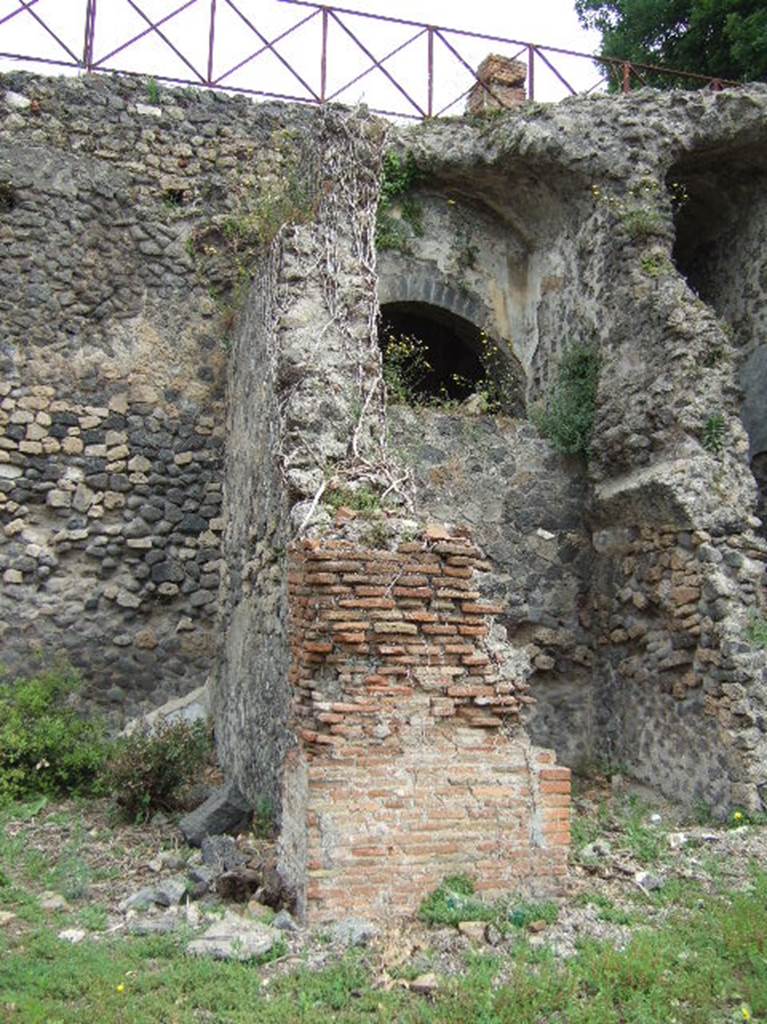 VIII.2.39 Pompeii. May 2006. Rooms k and l, on first lower floor.