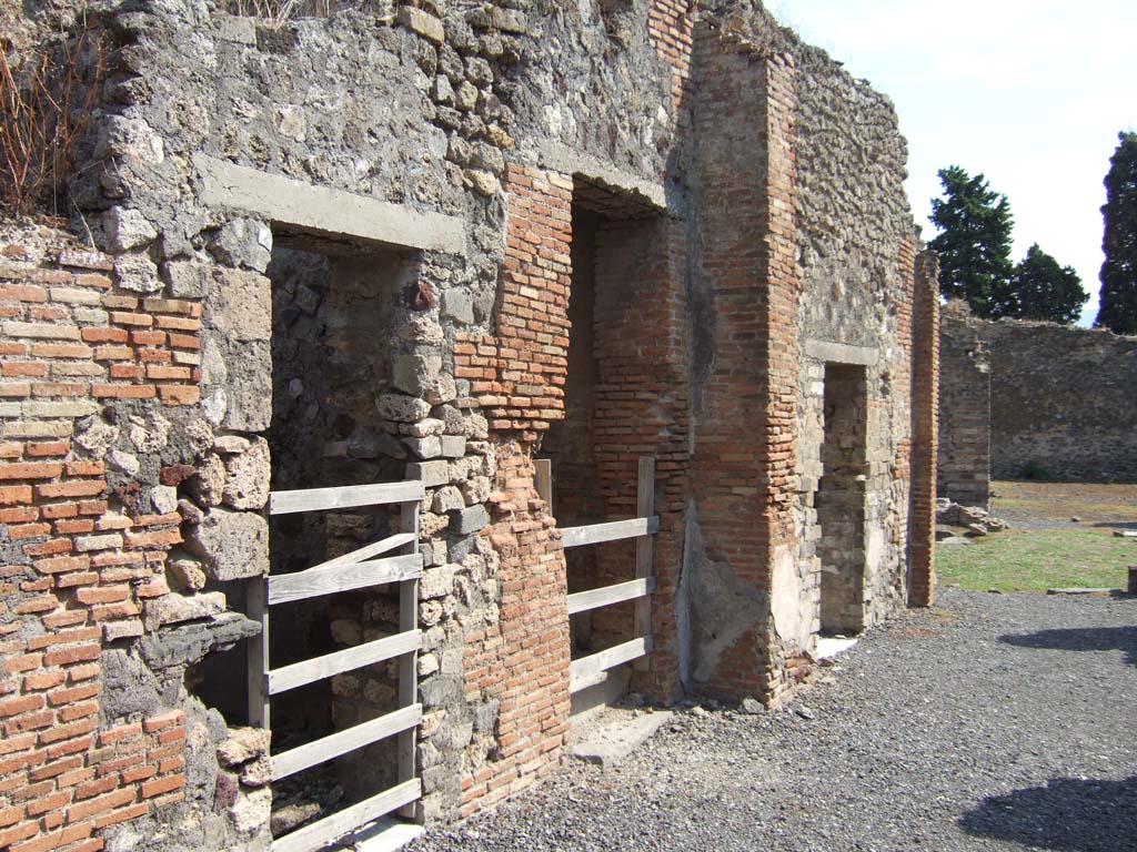 VIII.4.12 Pompeii. September 2005. Rooms on the east side of atrium.