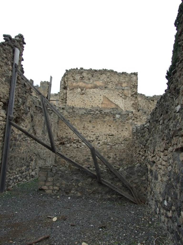 VIII.4.36 Pompeii.  Shop and room.  December 2007.  North wall.