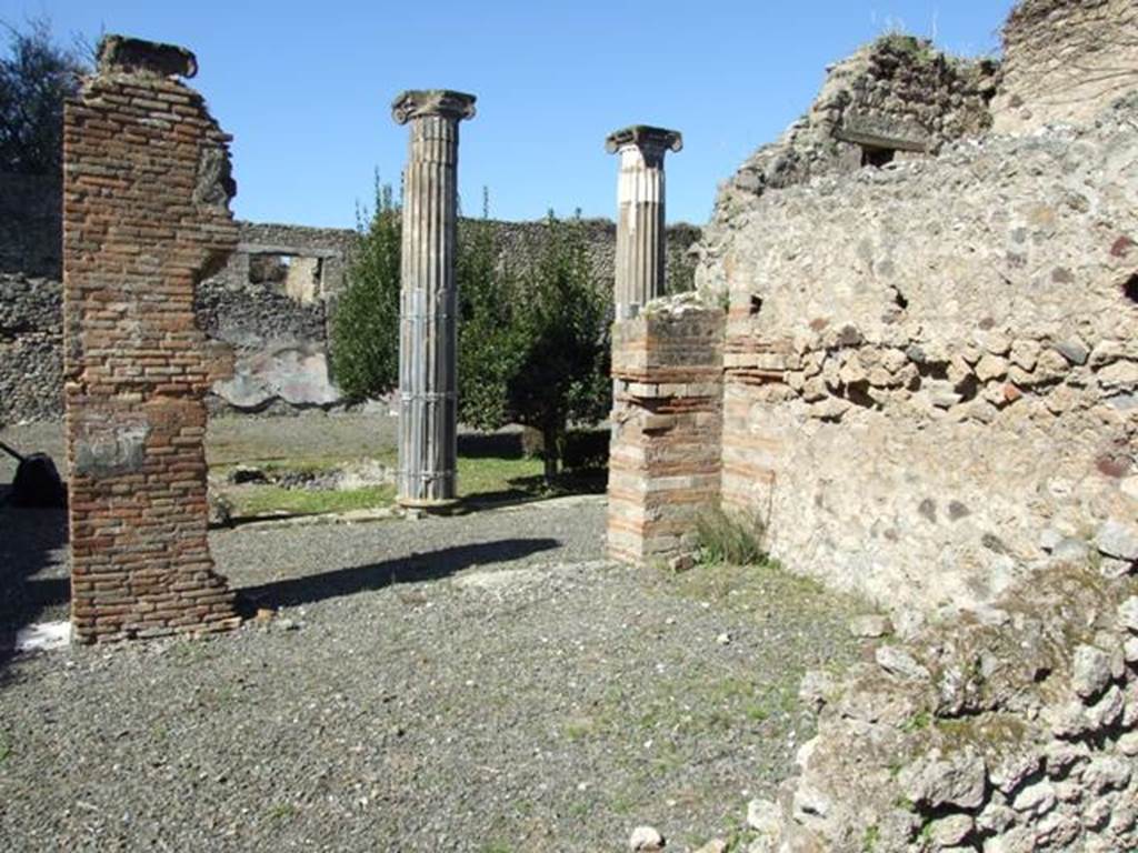 VIII.5.2 Pompeii.  March 2009.  Room 16.  Cubiculum.  Looking west towards Garden area and pool.