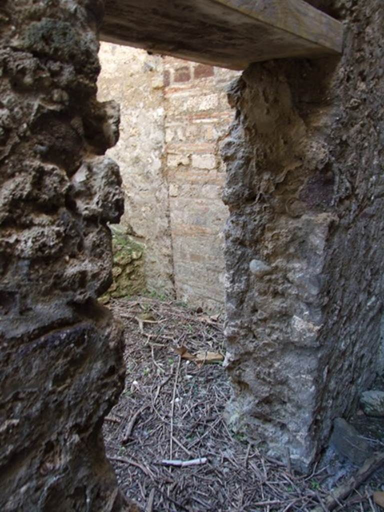 VIII.5.39 Pompeii. March 2009. Doorway to room 3, kitchen.
