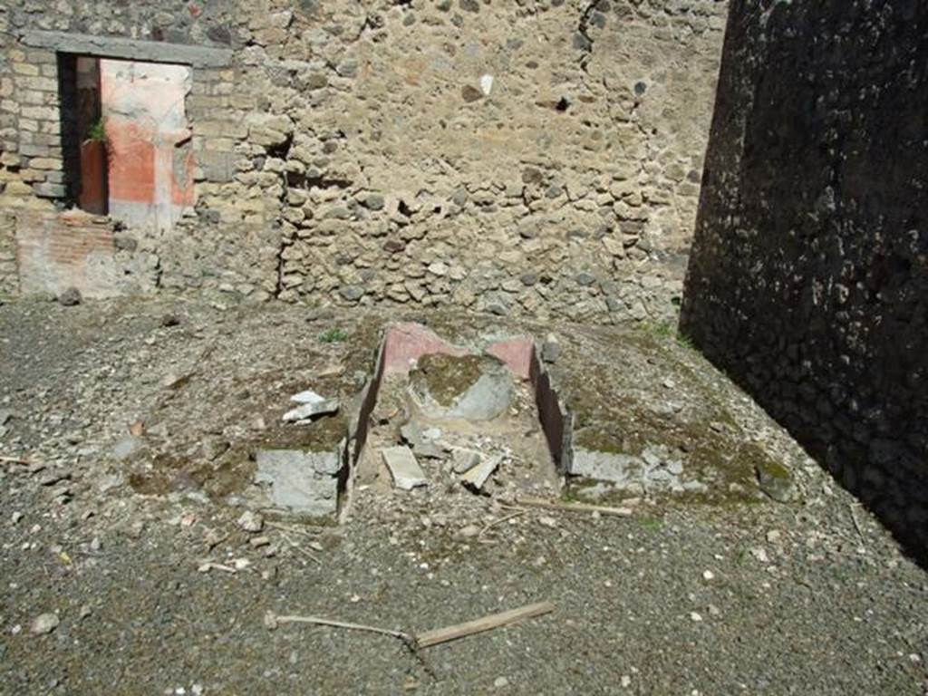 VIII.5.39 Pompeii. March 2009.  Room 1.  Summer Triclinium. Looking north.