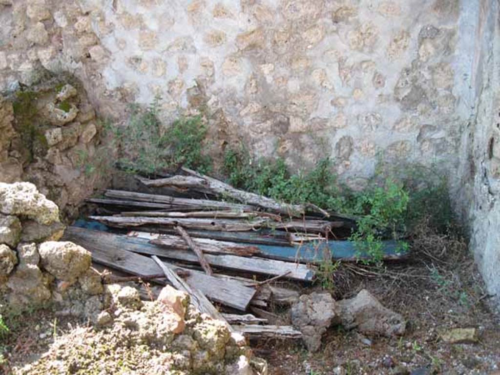 VIII.7.26 Pompeii. September 2010. Small storeroom or cupboard, looking west. Photo courtesy of Drew Baker.
