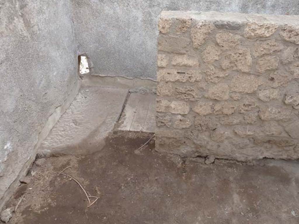 VIII.7.28 Pompeii. September 2015. Looking towards the south-east corner, and the top of the stairs leading down to the underground room.