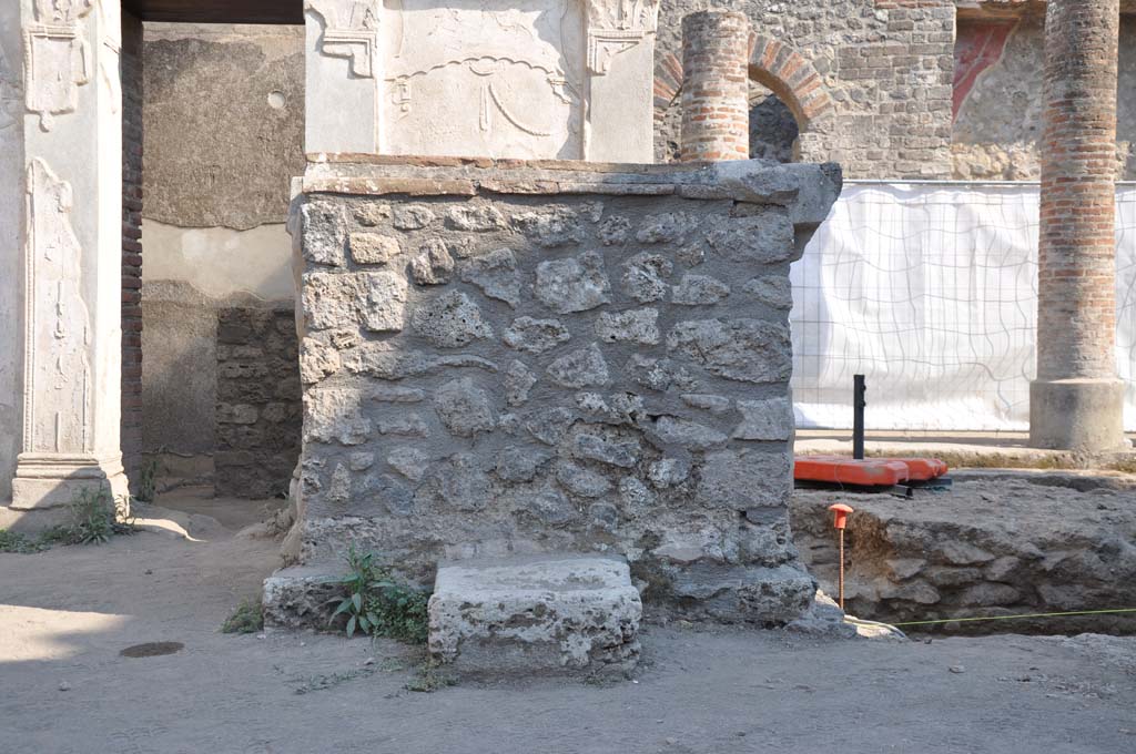 VIII.7.28, Pompeii. July 2017. Looking towards north side of altar on north side of purgatorium. 
Foto Anne Kleineberg, ERC Grant 681269 DÉCOR.

