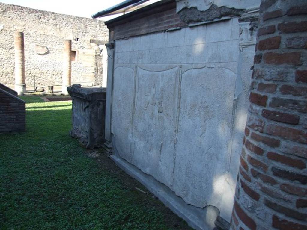 VIII.7.28 Pompeii. March 2009. Looking north along west side of Purgatorium with stucco decoration.

