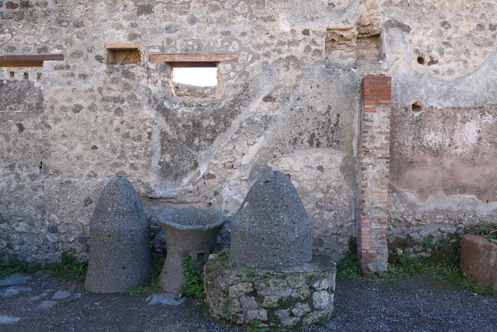 IX.1.3 Pompeii. December 2018. Looking towards south wall, with outline of stairs. Photo courtesy of Aude Durand.