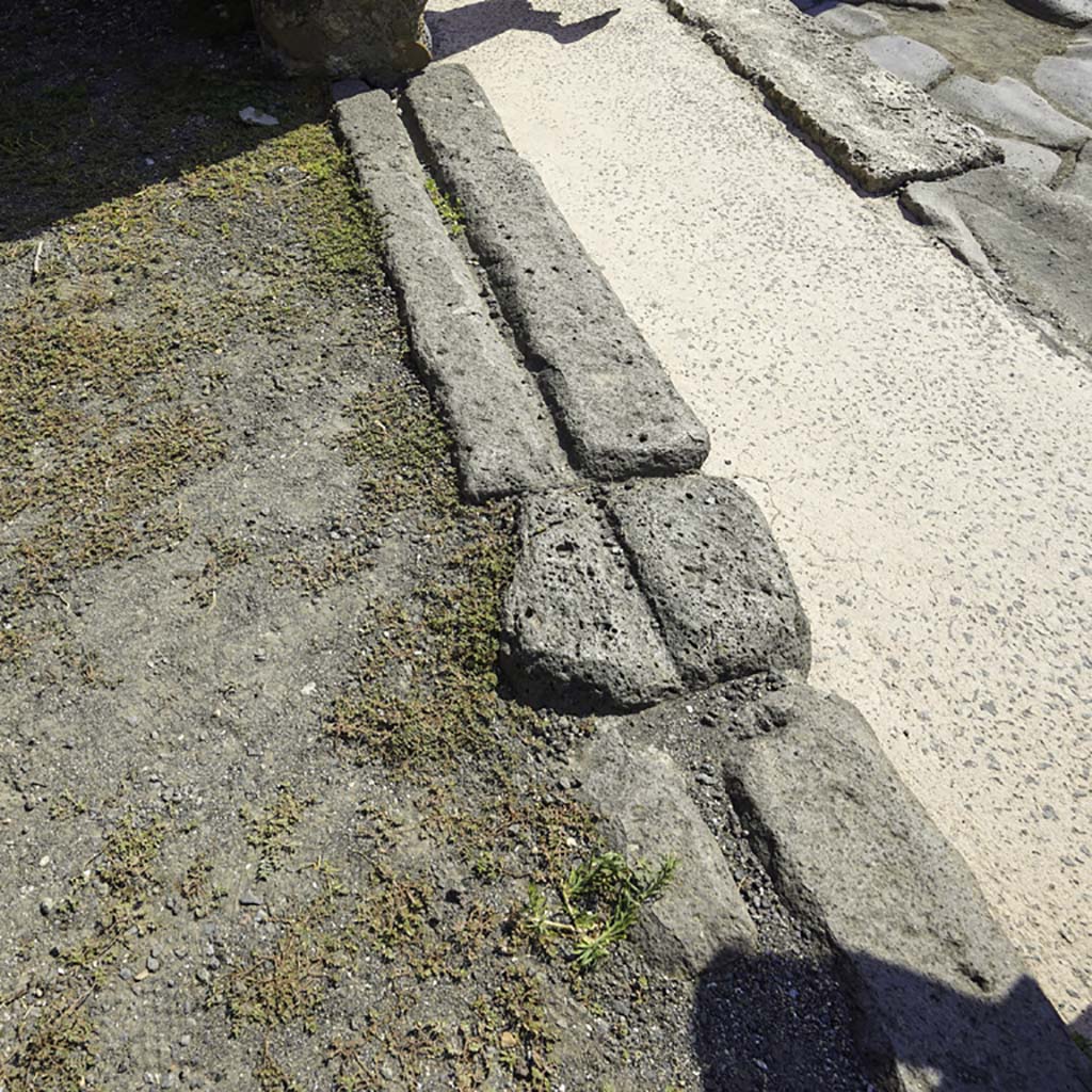 IX.1.19 Pompeii, August 2021. Looking east along threshold of shop. Photo courtesy of Robert Hanson.