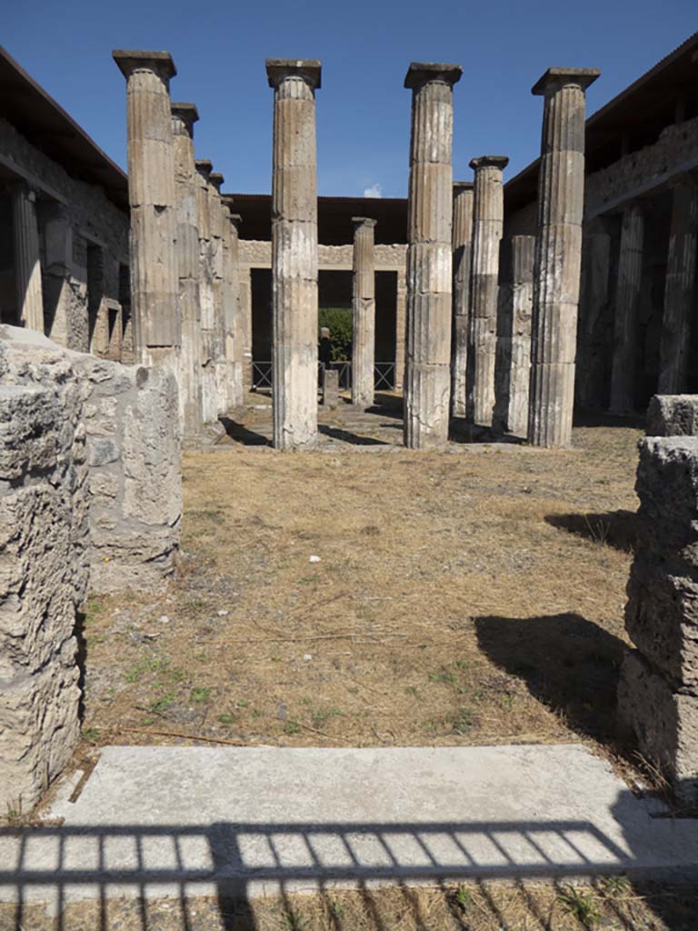 IX.1.20 Pompeii. September 2017. Looking north across entrance doorway threshold
Foto Annette Haug, ERC Grant 681269 DÉCOR
