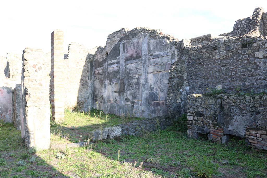 IX.3.2 Pompeii. December 2018. Looking south-east across garden area. Photo courtesy of Aude Durand.