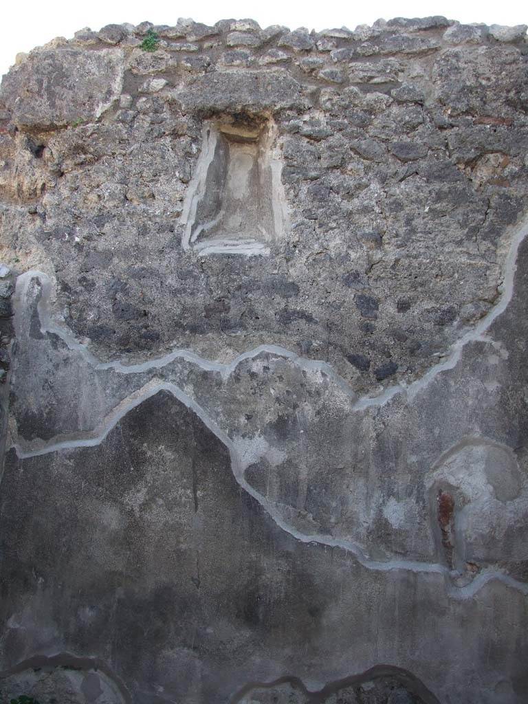 IX.3.2 Pompeii. March 2009. West wall of cubiculum on south side of entrance corridor. 