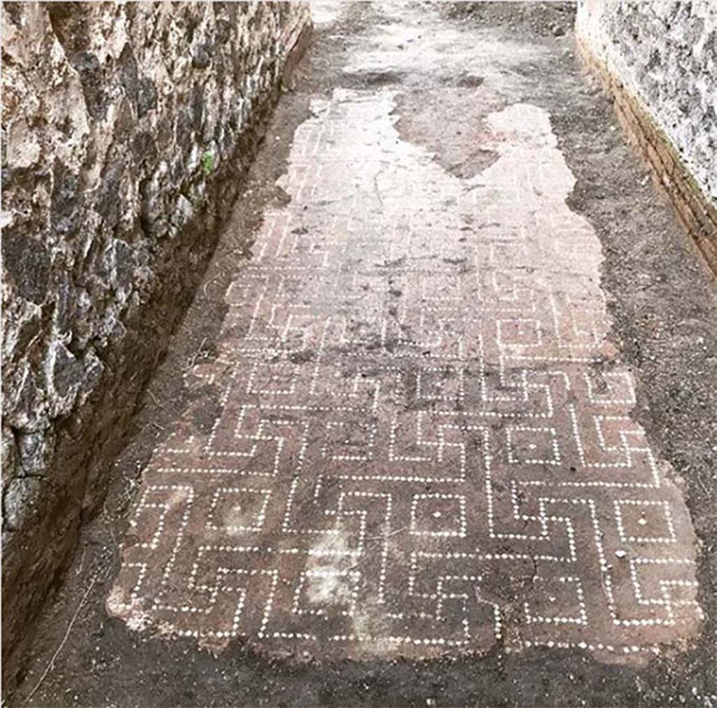 IX.4.18 Pompeii. March 2018. Corridor leading east in north-east corner. New floor emerging during restorations. Photograph © Parco Archeologico di Pompei.