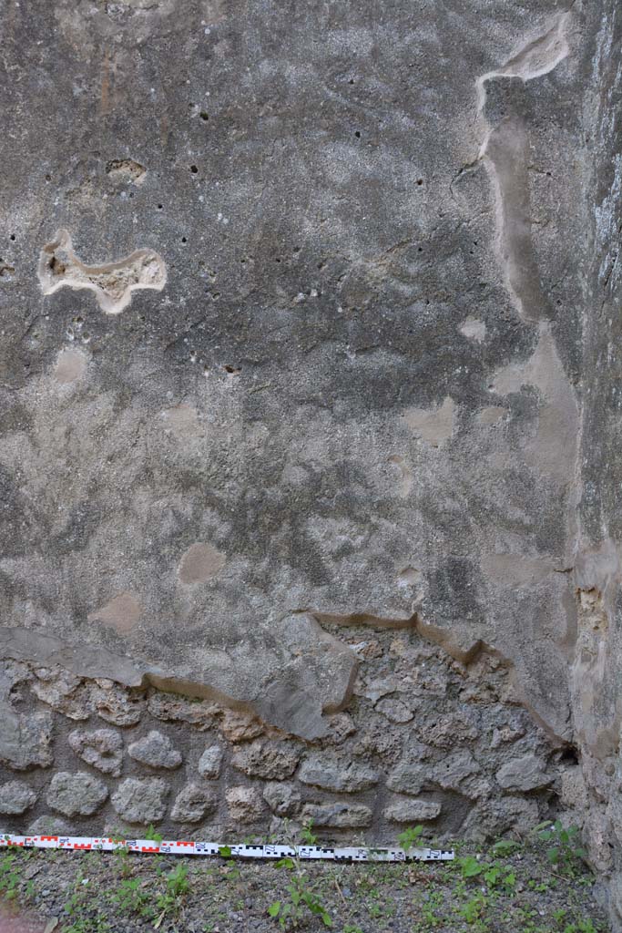 IX.5.2 Pompeii. May 2017. Room r, south wall in south-west corner. 
Foto Christian Beck, ERC Grant 681269 DCOR.
