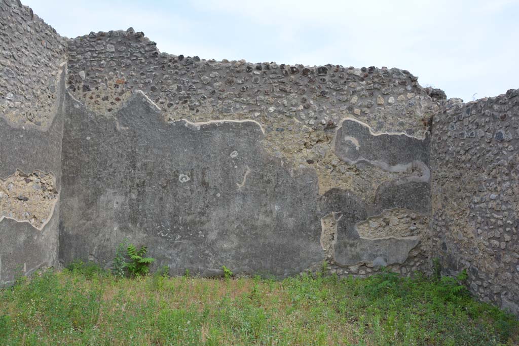 IX.5.2 Pompeii. May 2017. Room v, looking towards south wall.
Foto Christian Beck, ERC Grant 681269 DCOR.
