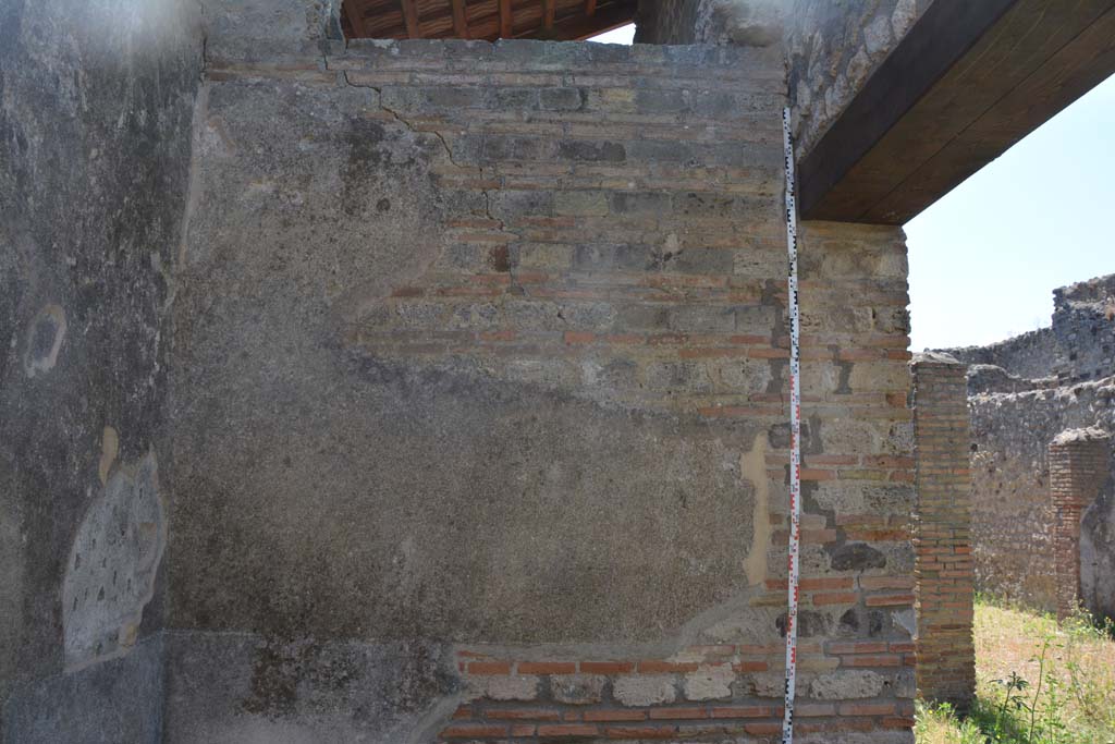 IX.5.2 Pompeii. May 2017. Room e, upper south-east corner and south wall.
Foto Christian Beck, ERC Grant 681269 DCOR.
