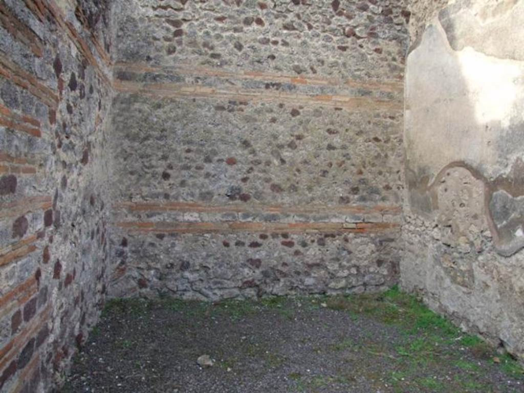 IX.5.2 Pompeii. December 2007. Room 6, looking west across ala on west side of atrium.