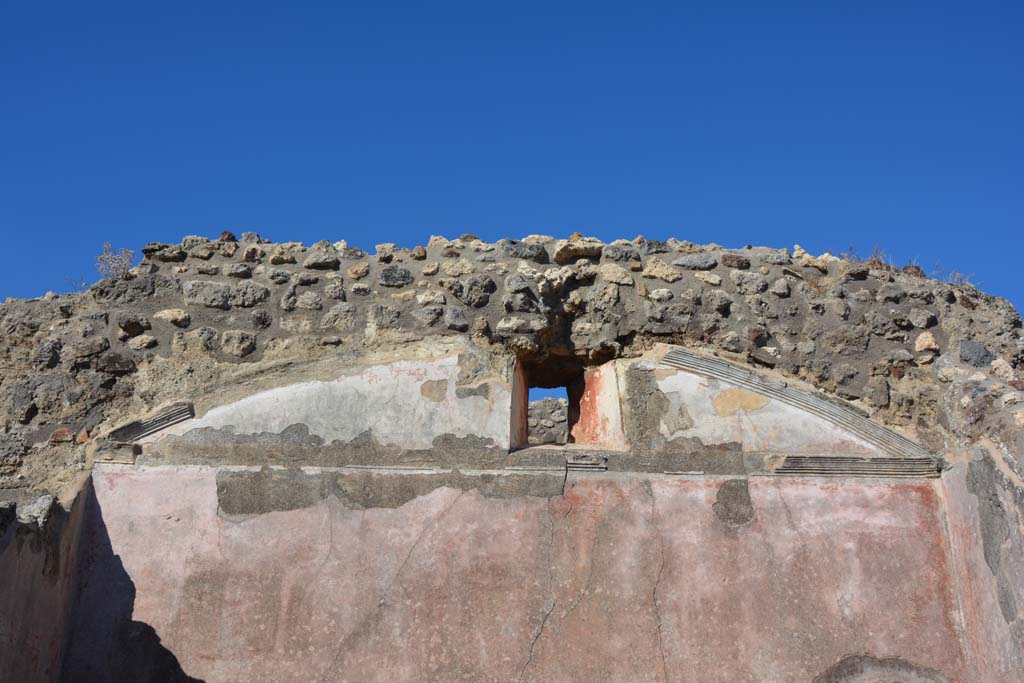 IX.5.18 Pompeii. May 2017. Room o, upper east wall.
Foto Christian Beck, ERC Grant 681269 DÉCOR.
