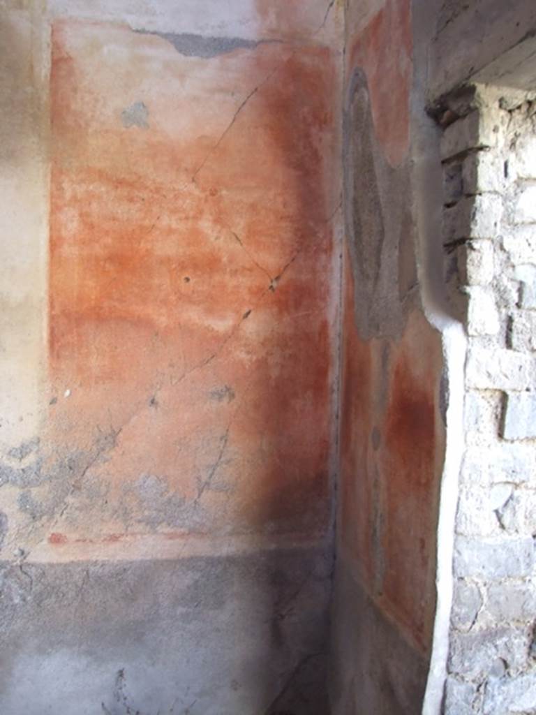 IX.9.c Pompeii.  March 2009.  North west corner of Cubiculum.