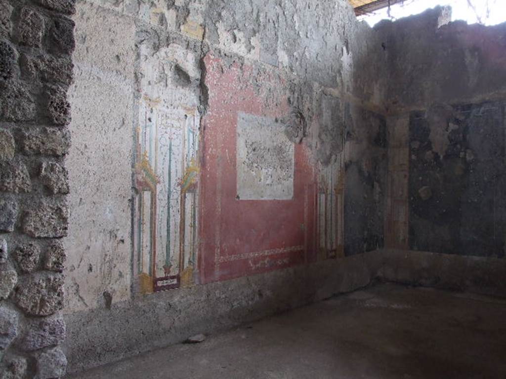 IX.12.9 Pompeii. December 2006. Room “u”, north wall.