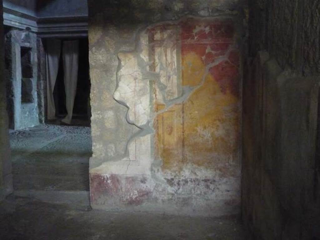 IX.13.1-3 Pompeii. May 2015. Room 19, south east corner. Photo courtesy of Buzz Ferebee.
