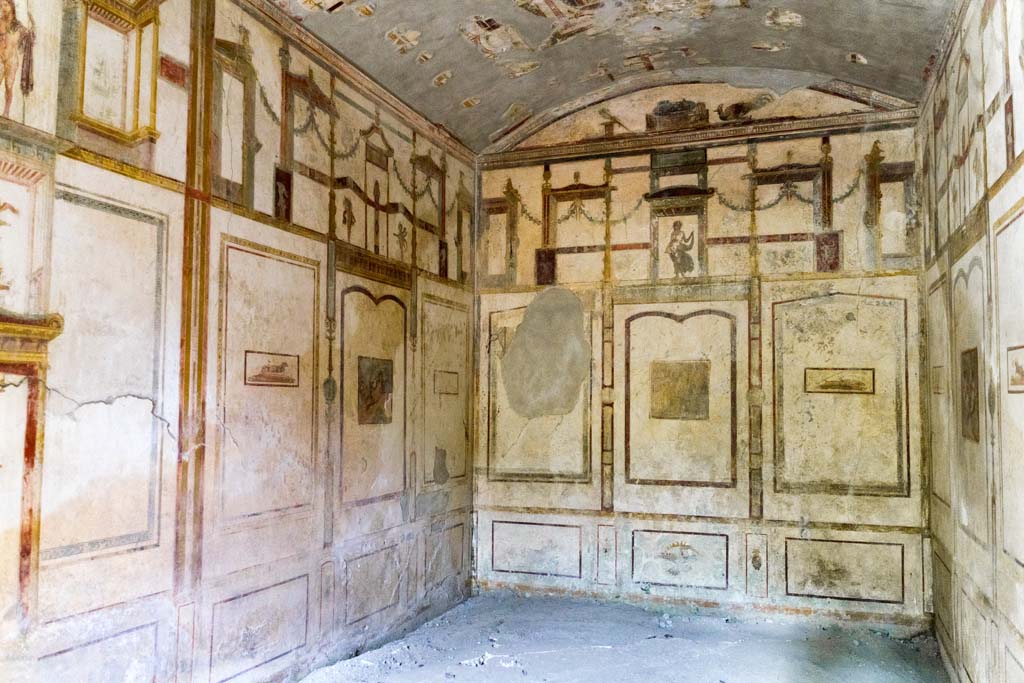 IX.13.1-3 Pompeii. October 2021. Room 11, looking towards north-west corner. Photo courtesy of Johannes Eber.

