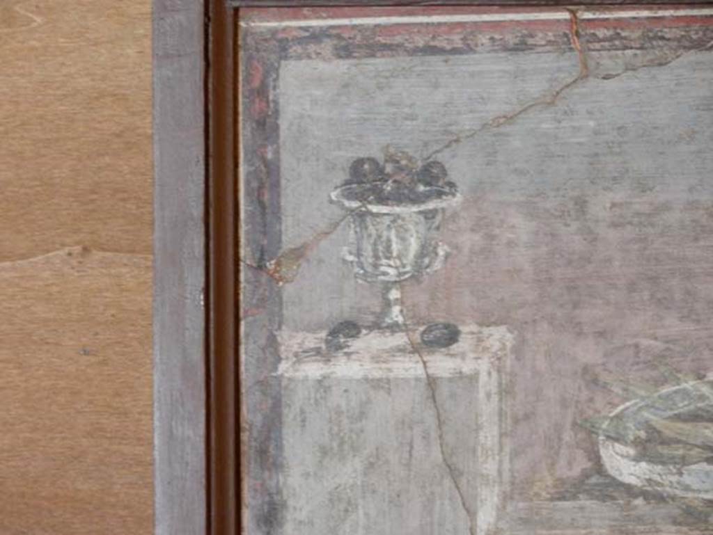 HGW24 Pompeii. May 2016. Detail of container with fruit, from above painting.
Now in Naples Archaeological Museum, inventory number 8634. Photo courtesy of Buzz Ferebee.
Foodstuffs%20exhibit%20Ferebee%20May%202016%20DSCN8255